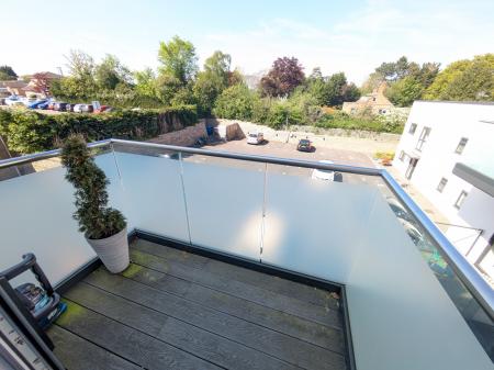 2 bedroom Flat to let in Manthorpe Lodge, Lodge Way, Grantham, NG31