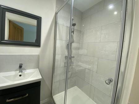 2 bedroom Flat to let in Manthorpe Lodge, Lodge Way, Grantham, NG31