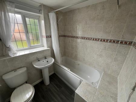 3 bedroom Semi-detached house to let in Seacroft Close, Grantham, NG31
