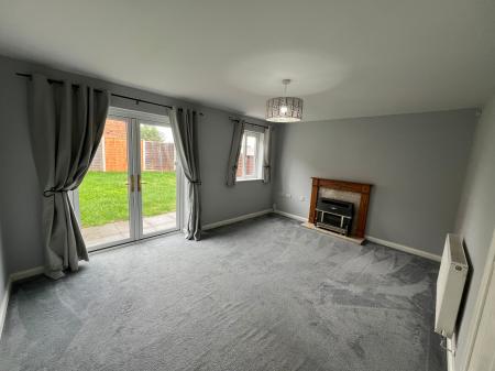 3 bedroom Semi-detached house to let in Seacroft Close, Grantham, NG31