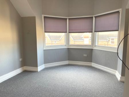 1 bedroom Flat to let in Avenue Road, Grantham, NG31