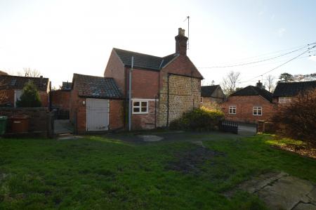 2 bedroom Cottage to let in Main Street, Knipton, NG32