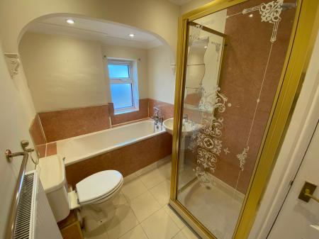 2 bedroom Semi-detached house to let in Turnor Crescent, Grantham, NG31