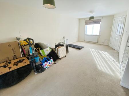 3 bedroom Terraced House to let in Pacey Way, Grantham, NG31