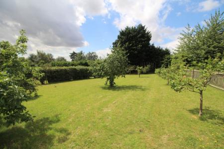 2 bedroom Cottage to let in High Road, Manthorpe, NG31
