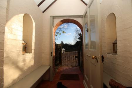 2 bedroom Cottage to let in High Road, Manthorpe, NG31