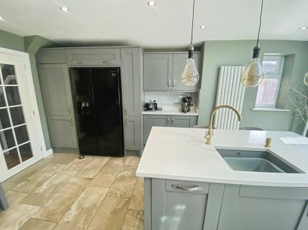 4 bedroom Detached house to let in Regency Gardens, Grantham, NG31