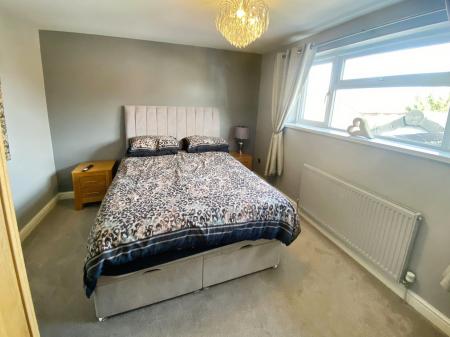 4 bedroom Detached house to let in Regency Gardens, Grantham, NG31