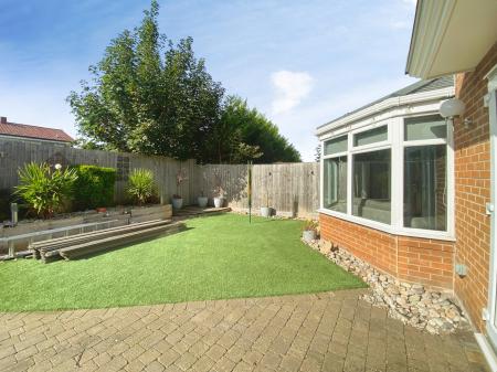 4 bedroom Detached house to let in Regency Gardens, Grantham, NG31