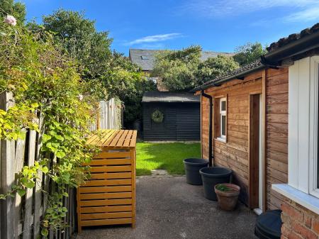 2 bedroom Terraced House to let in Gladstone Terrace, Grantham, NG31