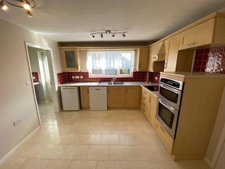 4 bedroom Detached house to let in Lindisfarne Way, Grantham, NG31