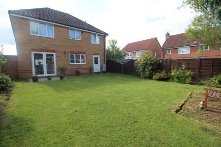 4 bedroom Detached house to let in Lindisfarne Way, Grantham, NG31