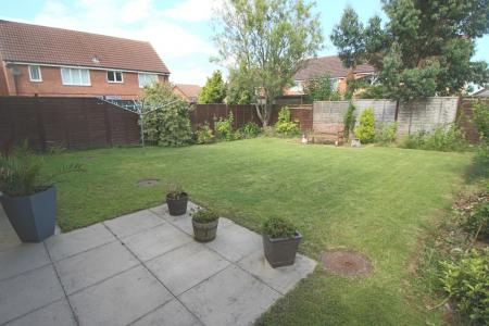4 bedroom Detached house to let in Lindisfarne Way, Grantham, NG31