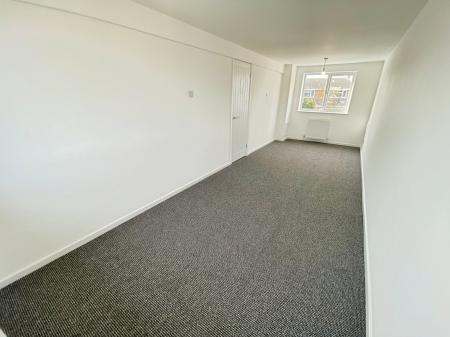 4 bedroom Semi-detached house to let in Hawksdale Close, Grantham, NG31