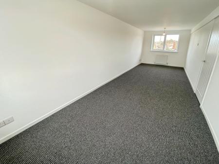 4 bedroom Semi-detached house to let in Hawksdale Close, Grantham, NG31