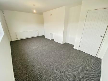 4 bedroom Semi-detached house to let in Hawksdale Close, Grantham, NG31