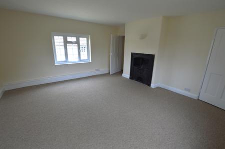 4 bedroom Farm House to let in Woolsthorpe Lane, Muston, NG13