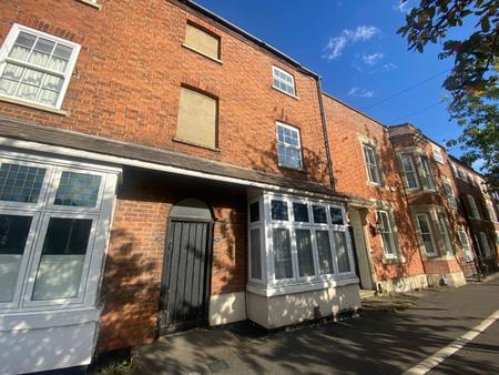 North Parade, Grantham, NG31