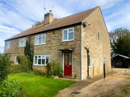 3 bedroom Semi-detached house to let in Main Street, Normanton on Cliffe, NG32