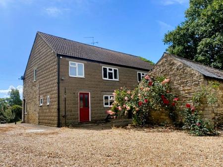 3 bedroom Semi-detached house to let in Main Street, Normanton on Cliffe, NG32