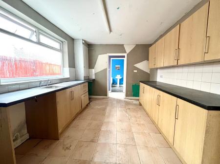 3 bedroom Terraced House for sale in Ainslie Street, Grimsby, DN32