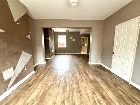 3 bedroom Terraced House for sale in Ainslie Street, Grimsby, DN32