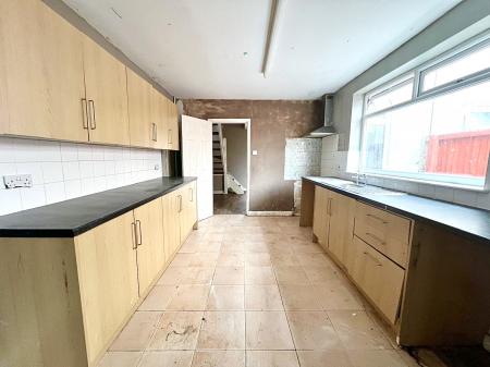 3 bedroom Terraced House for sale in Ainslie Street, Grimsby, DN32