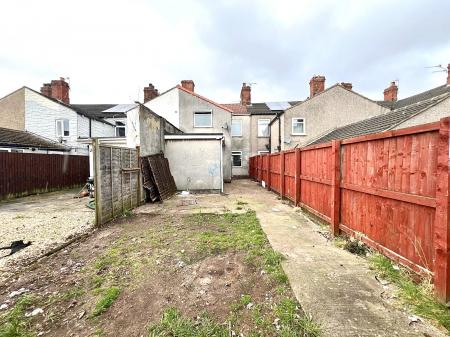 3 bedroom Terraced House for sale in Ainslie Street, Grimsby, DN32