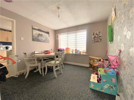 3 bedroom Terraced House for sale in Binbrook Way, Grimsby, DN37