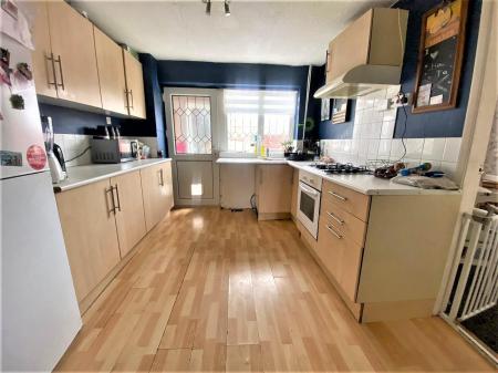 3 bedroom Terraced House for sale in Binbrook Way, Grimsby, DN37