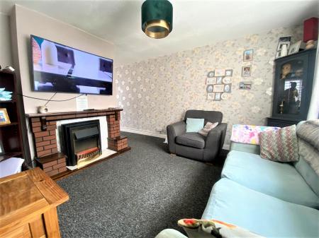 3 bedroom Terraced House for sale in Binbrook Way, Grimsby, DN37