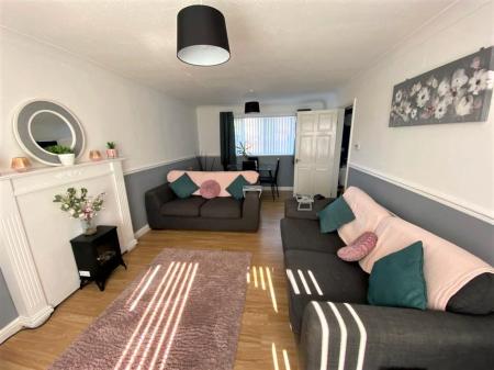 3 bedroom Terraced House for sale in Campbell Grove, Grimsby, DN37