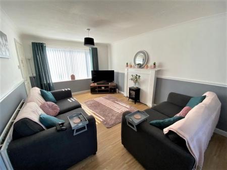 3 bedroom Terraced House for sale in Campbell Grove, Grimsby, DN37