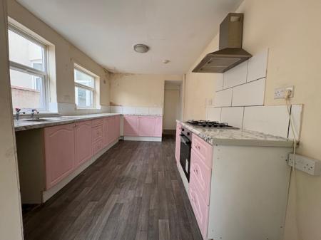 3 bedroom Terraced House for sale in Cooper Road, Grimsby, DN32