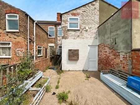 3 bedroom Terraced House for sale in Duke Street, Grimsby, DN32