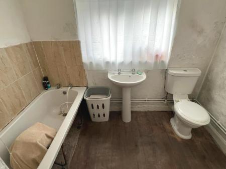 3 bedroom Terraced House for sale in Fairmont Road, Grimsby, DN32