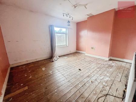 3 bedroom Terraced House for sale in Gilbey Road, Grimsby, DN31