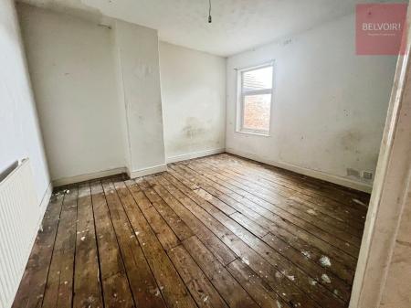 3 bedroom Terraced House for sale in Gilbey Road, Grimsby, DN31