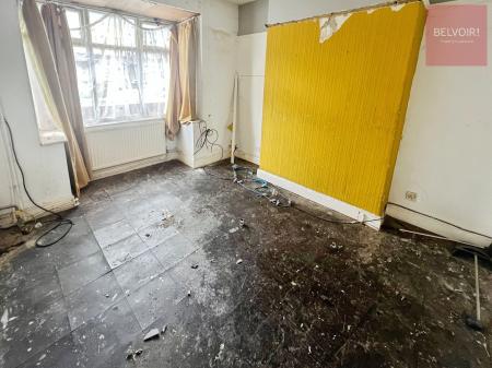 3 bedroom Terraced House for sale in Gilbey Road, Grimsby, DN31