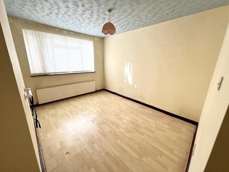 2 bedroom Flat for sale in Grimsby Road, Cleethorpes, DN35