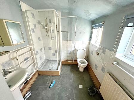 2 bedroom Flat for sale in Grimsby Road, Cleethorpes, DN35