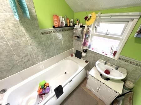 3 bedroom Terraced House for sale in James Street, Grimsby, DN31