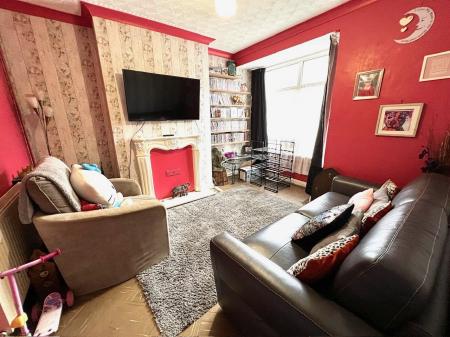 3 bedroom Terraced House for sale in James Street, Grimsby, DN31
