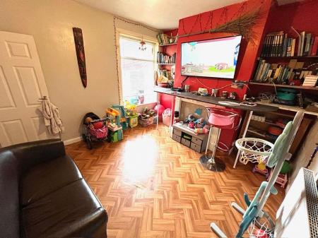 3 bedroom Terraced House for sale in James Street, Grimsby, DN31