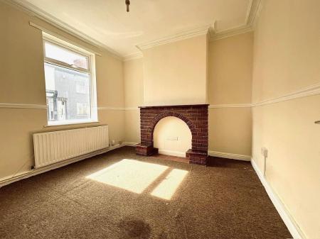 3 bedroom Terraced House for sale in Lord Street, Grimsby, DN31