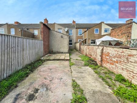 3 bedroom Terraced House for sale in Willingham Street, Grimsby, DN32