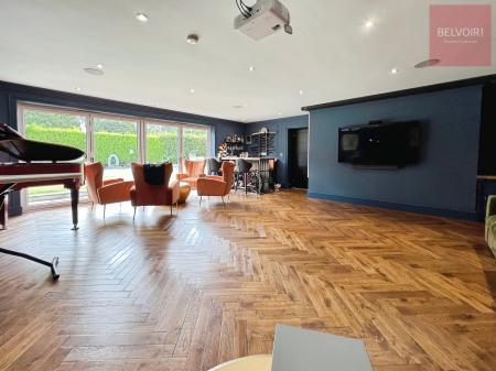 5 bedroom Detached house to let in Brickyard, Great Limber, Grimsby, DN37