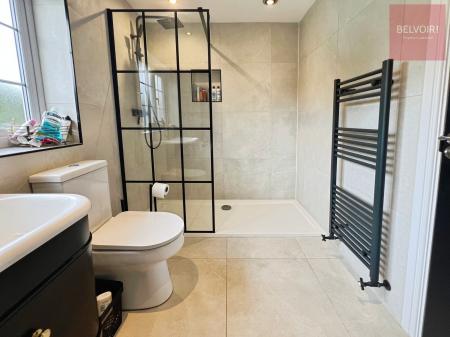 5 bedroom Detached house to let in Brickyard, Great Limber, Grimsby, DN37