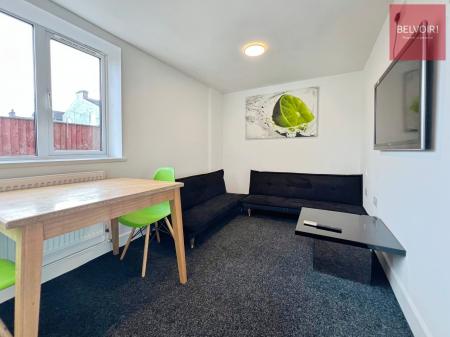 1 bedroom House share to let in Grimsby Road, Cleethorpes, DN35