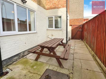 1 bedroom House share to let in Grimsby Road, Cleethorpes, DN35